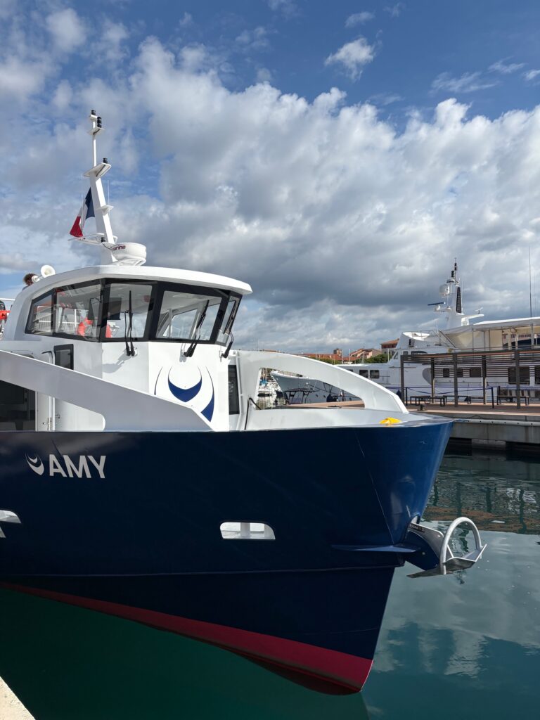 Balade en bateau Saint-Raphaël Bateaux Bleus Amy et Toby