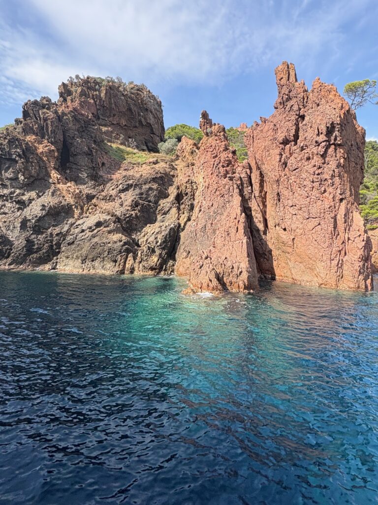Balade en bateau Saint-Raphaël : les calanques de l'Estérel